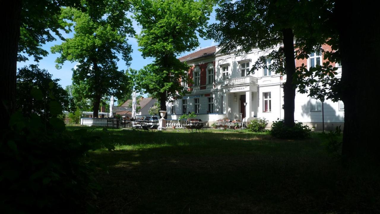 Hotel Am Hain Lübben Екстериор снимка
